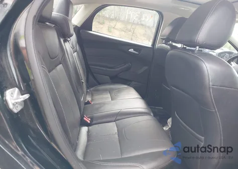 2014 Ford Focus Se z USA, uszkodzony, nr VIN 1FADP3F27EL217113